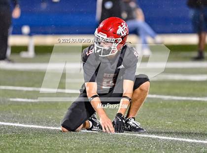 Thumbnail 2 in Lake Mary vs. Vero Beach (FHSAA 7A State Final) photogallery.