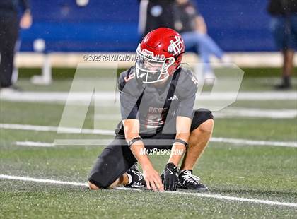 Thumbnail 1 in Lake Mary vs. Vero Beach (FHSAA 7A State Final) photogallery.