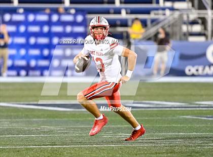 Thumbnail 2 in Lake Mary vs. Vero Beach (FHSAA 7A State Final) photogallery.