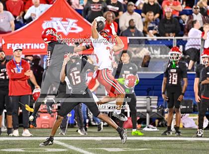 Thumbnail 2 in Lake Mary vs. Vero Beach (FHSAA 7A State Final) photogallery.