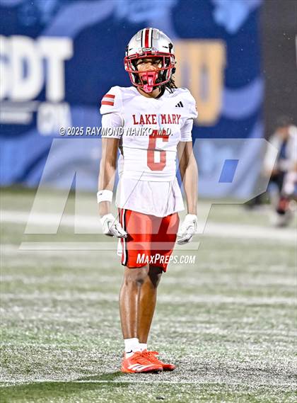 Thumbnail 2 in Lake Mary vs. Vero Beach (FHSAA 7A State Final) photogallery.
