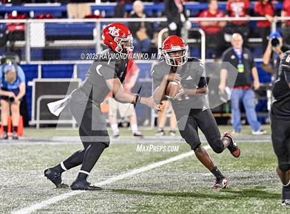 Thumbnail 3 in Lake Mary vs. Vero Beach (FHSAA 7A State Final) photogallery.