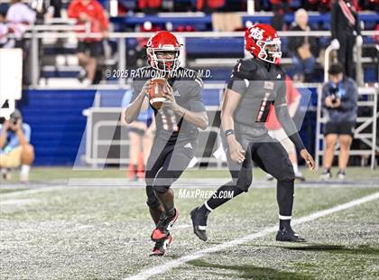 Thumbnail 2 in Lake Mary vs. Vero Beach (FHSAA 7A State Final) photogallery.