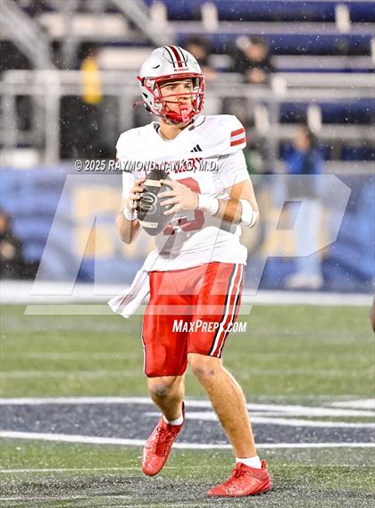 Thumbnail 2 in Lake Mary vs. Vero Beach (FHSAA 7A State Final) photogallery.