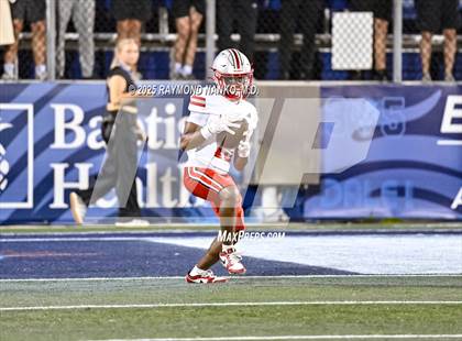 Thumbnail 1 in Lake Mary vs. Vero Beach (FHSAA 7A State Final) photogallery.