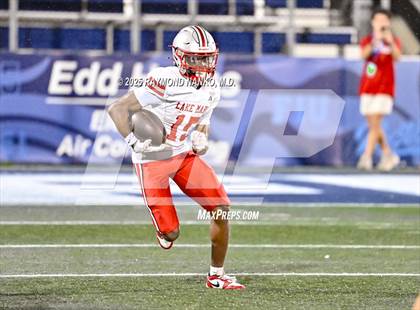 Thumbnail 2 in Lake Mary vs. Vero Beach (FHSAA 7A State Final) photogallery.