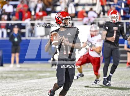 Thumbnail 3 in Lake Mary vs. Vero Beach (FHSAA 7A State Final) photogallery.