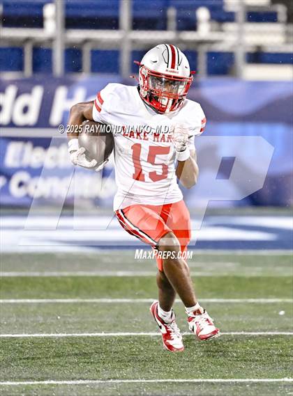 Thumbnail 3 in Lake Mary vs. Vero Beach (FHSAA 7A State Final) photogallery.
