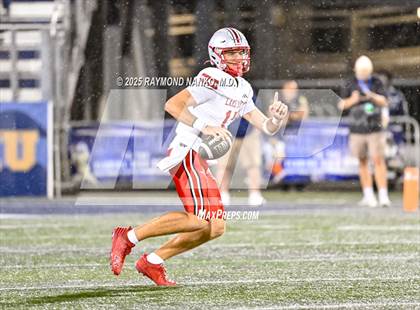 Thumbnail 2 in Lake Mary vs. Vero Beach (FHSAA 7A State Final) photogallery.