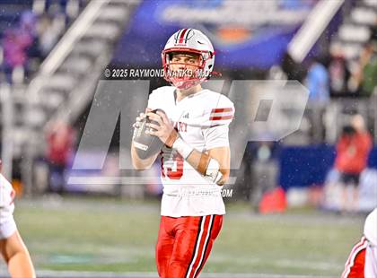 Thumbnail 3 in Lake Mary vs. Vero Beach (FHSAA 7A State Final) photogallery.