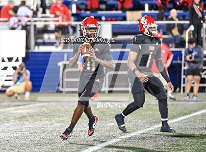 Thumbnail 3 in Lake Mary vs. Vero Beach (FHSAA 7A State Final) photogallery.
