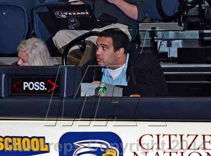 Thumbnail 2 in Claiborne vs Carver (Seymour Christmas Classic) photogallery.
