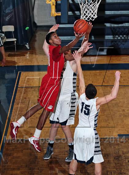 Thumbnail 1 in Claiborne vs Carver (Seymour Christmas Classic) photogallery.