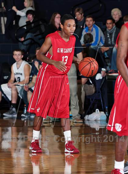 Thumbnail 2 in Claiborne vs Carver (Seymour Christmas Classic) photogallery.