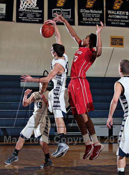 Thumbnail 3 in Claiborne vs Carver (Seymour Christmas Classic) photogallery.