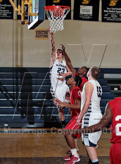 Thumbnail 1 in Claiborne vs Carver (Seymour Christmas Classic) photogallery.