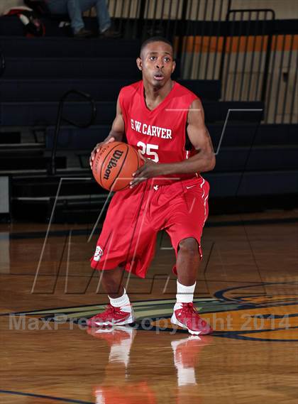 Thumbnail 3 in Claiborne vs Carver (Seymour Christmas Classic) photogallery.