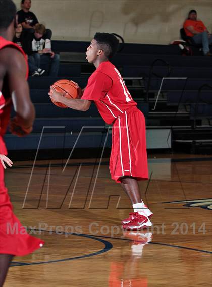 Thumbnail 2 in Claiborne vs Carver (Seymour Christmas Classic) photogallery.