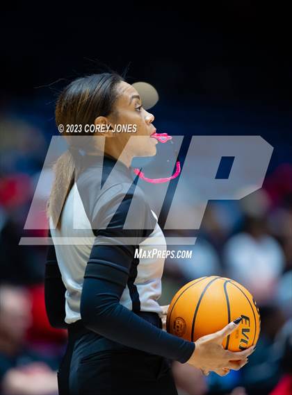 Thumbnail 2 in Clinch County vs Lake Oconee Academy (GHSA A Div State Championship) photogallery.