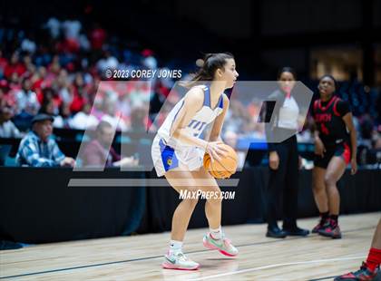 Thumbnail 3 in Clinch County vs Lake Oconee Academy (GHSA A Div State Championship) photogallery.