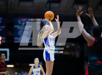 Thumbnail 3 in Clinch County vs Lake Oconee Academy (GHSA A Div State Championship) photogallery.