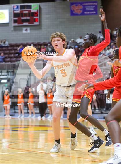 Thumbnail 3 in Judge Memorial Catholic vs. Ogden (UHSAA 3A Semifinal) photogallery.