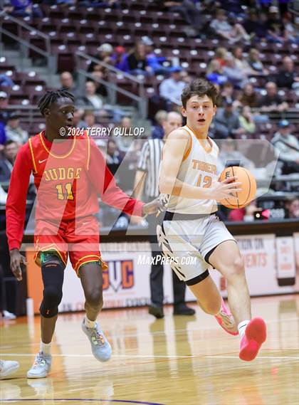 Thumbnail 2 in Judge Memorial Catholic vs. Ogden (UHSAA 3A Semifinal) photogallery.