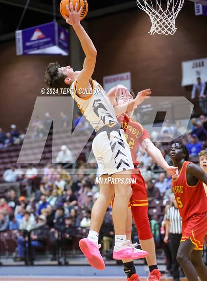 Thumbnail 2 in Judge Memorial Catholic vs. Ogden (UHSAA 3A Semifinal) photogallery.