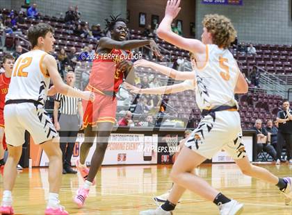 Thumbnail 2 in Judge Memorial Catholic vs. Ogden (UHSAA 3A Semifinal) photogallery.