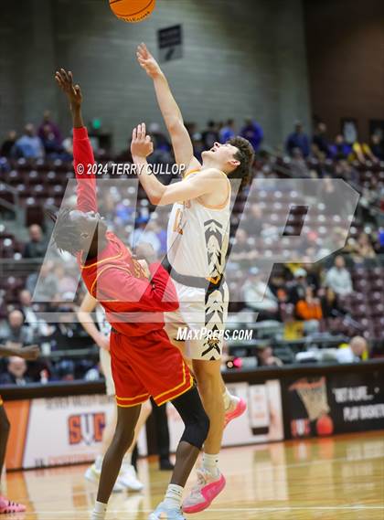 Thumbnail 2 in Judge Memorial Catholic vs. Ogden (UHSAA 3A Semifinal) photogallery.