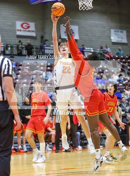 Thumbnail 2 in Judge Memorial Catholic vs. Ogden (UHSAA 3A Semifinal) photogallery.