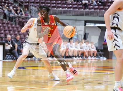 Thumbnail 3 in Judge Memorial Catholic vs. Ogden (UHSAA 3A Semifinal) photogallery.