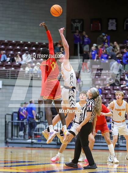 Thumbnail 2 in Judge Memorial Catholic vs. Ogden (UHSAA 3A Semifinal) photogallery.