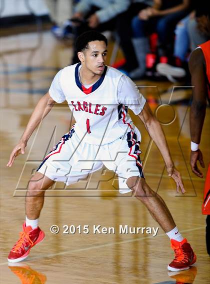 Thumbnail 3 in Atascocita vs Seven Lakes (Insperity Holiday Classic) photogallery.