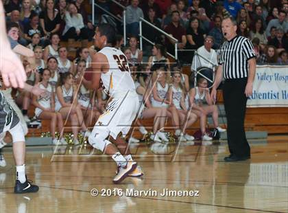 Thumbnail 3 in Royal @ Simi Valley photogallery.