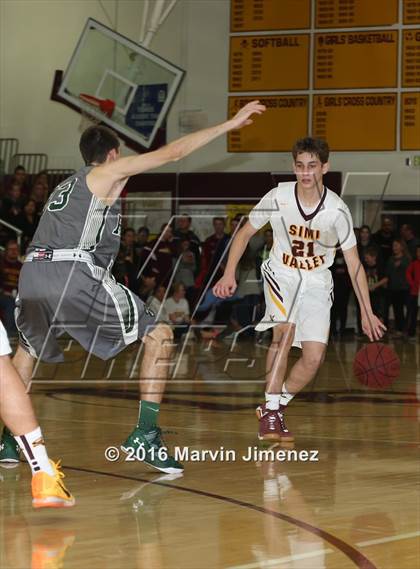 Thumbnail 2 in Royal @ Simi Valley photogallery.
