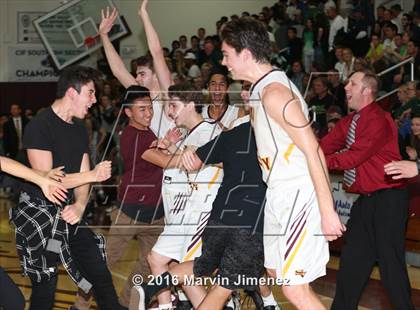 Thumbnail 2 in Royal @ Simi Valley photogallery.