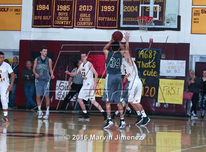 Thumbnail 2 in Royal @ Simi Valley photogallery.