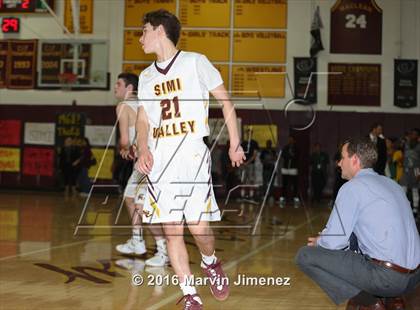 Thumbnail 3 in Royal @ Simi Valley photogallery.