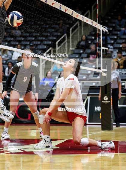 Thumbnail 2 in Randall vs. Hargrave (UIL 4A Semifinal) photogallery.