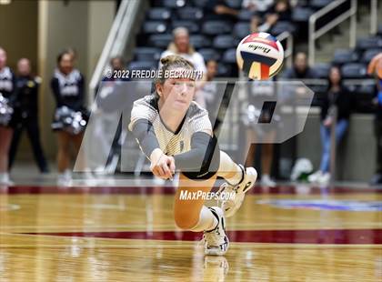 Thumbnail 1 in Randall vs. Hargrave (UIL 4A Semifinal) photogallery.