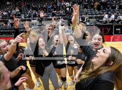 Thumbnail 2 in Randall vs. Hargrave (UIL 4A Semifinal) photogallery.