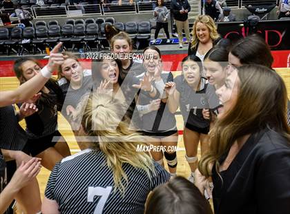 Thumbnail 3 in Randall vs. Hargrave (UIL 4A Semifinal) photogallery.