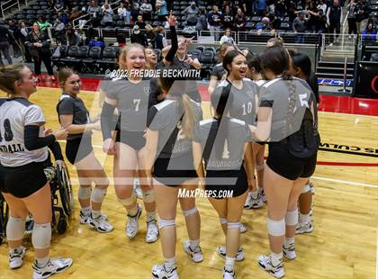 Thumbnail 2 in Randall vs. Hargrave (UIL 4A Semifinal) photogallery.