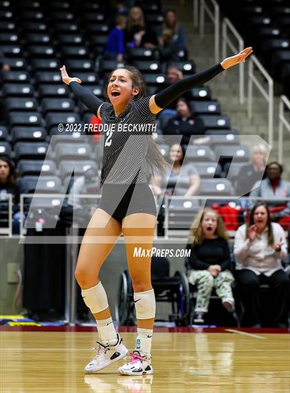 Thumbnail 1 in Randall vs. Hargrave (UIL 4A Semifinal) photogallery.