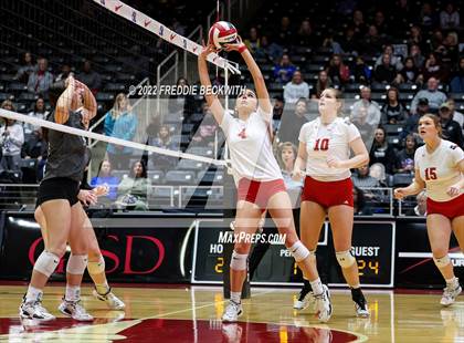 Thumbnail 1 in Randall vs. Hargrave (UIL 4A Semifinal) photogallery.