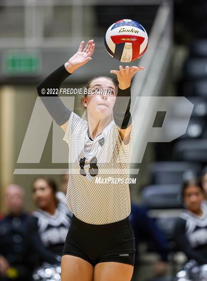 Thumbnail 3 in Randall vs. Hargrave (UIL 4A Semifinal) photogallery.