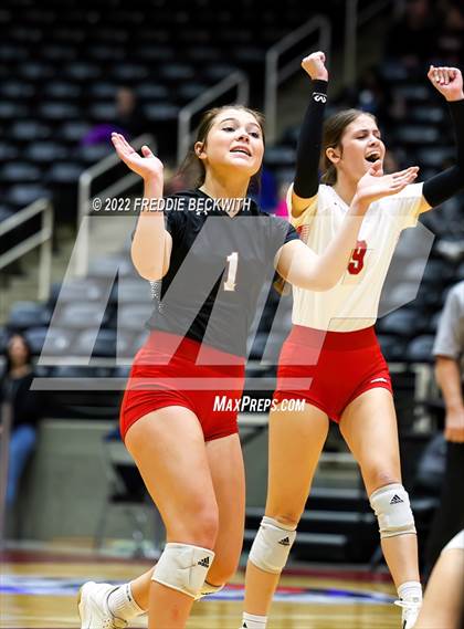 Thumbnail 1 in Randall vs. Hargrave (UIL 4A Semifinal) photogallery.