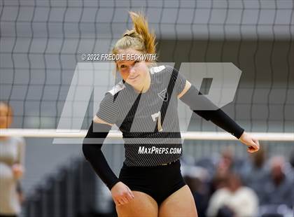Thumbnail 1 in Randall vs. Hargrave (UIL 4A Semifinal) photogallery.