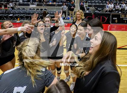 Thumbnail 1 in Randall vs. Hargrave (UIL 4A Semifinal) photogallery.